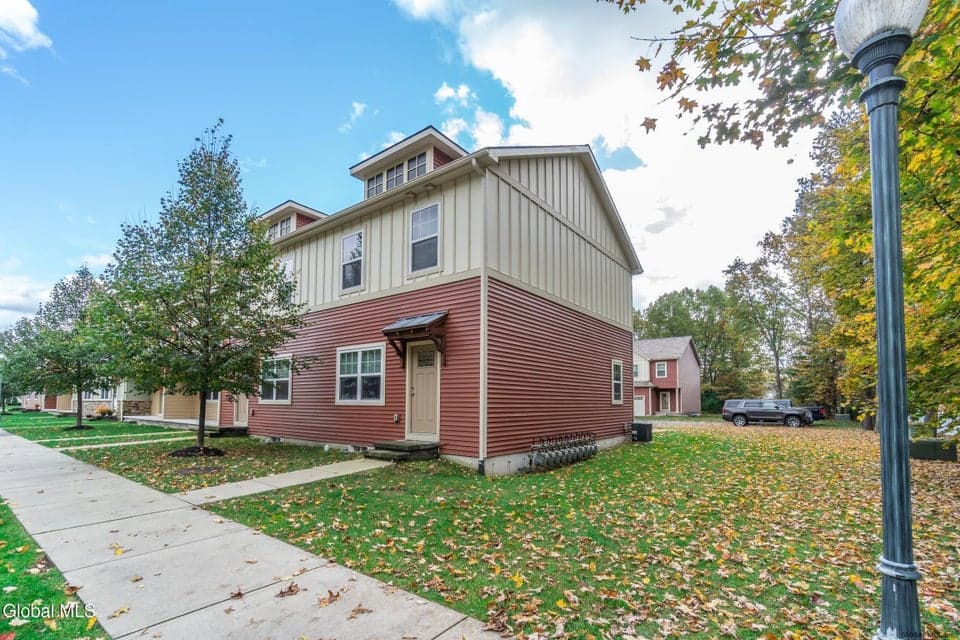 10 Linden Lane, photo 2