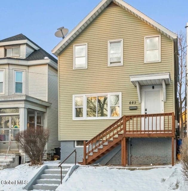 683 Park Avenue, photo 2