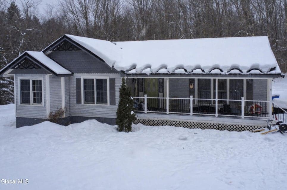 328 County Highway 137, photo 1