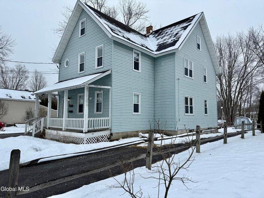 90 Pleasant Street, photo 3