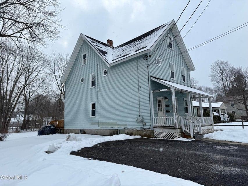 90 Pleasant Street, photo 4