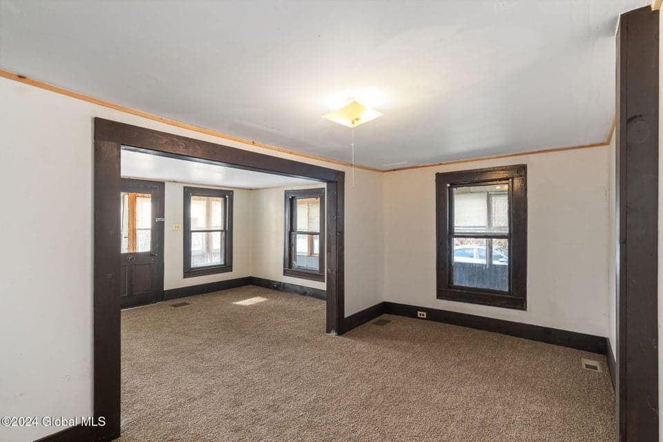 285 Main Street, photo 4