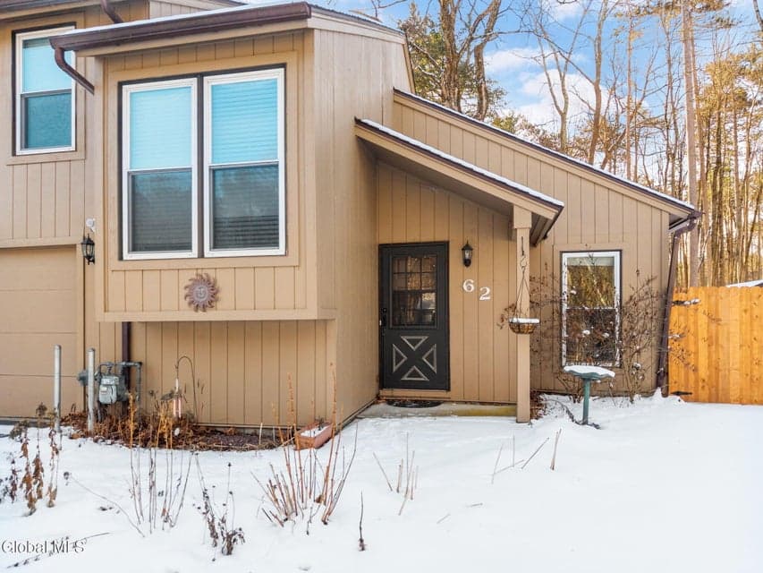 62 Arrowwood Place, photo 2