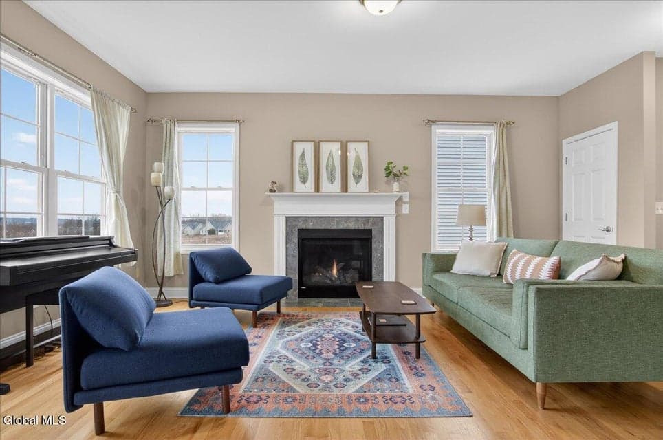76 Waverly Circle, photo 4