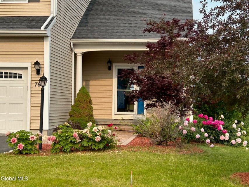 76 Waverly Circle, photo 2