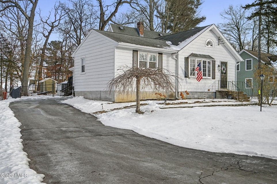 7 Groveland Avenue, photo 3