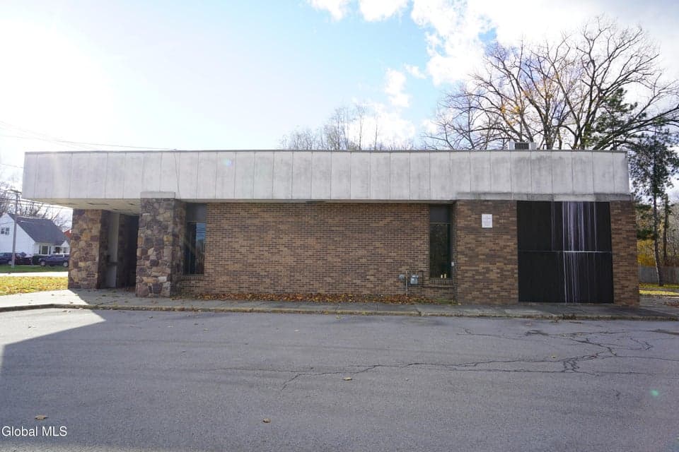 185 Fifth Avenue, photo 4