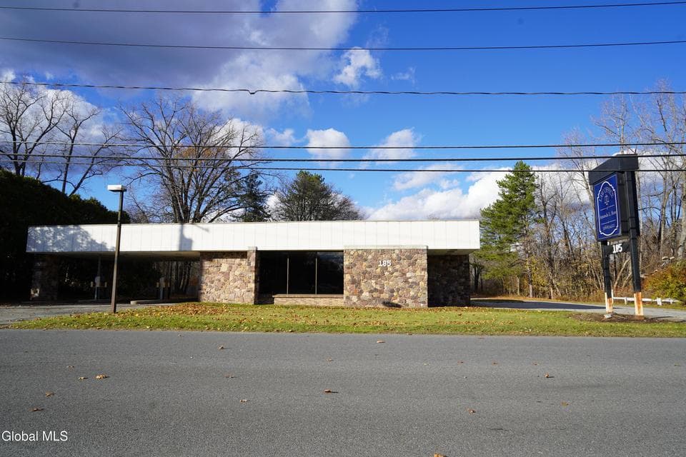 185 Fifth Avenue, photo 3
