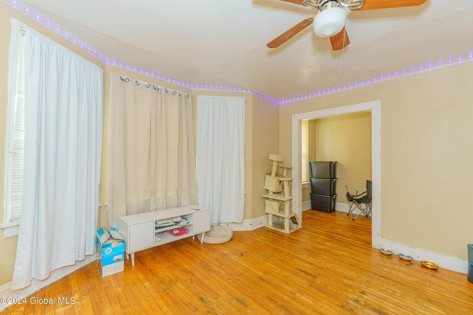 497 Washington Avenue, photo 4