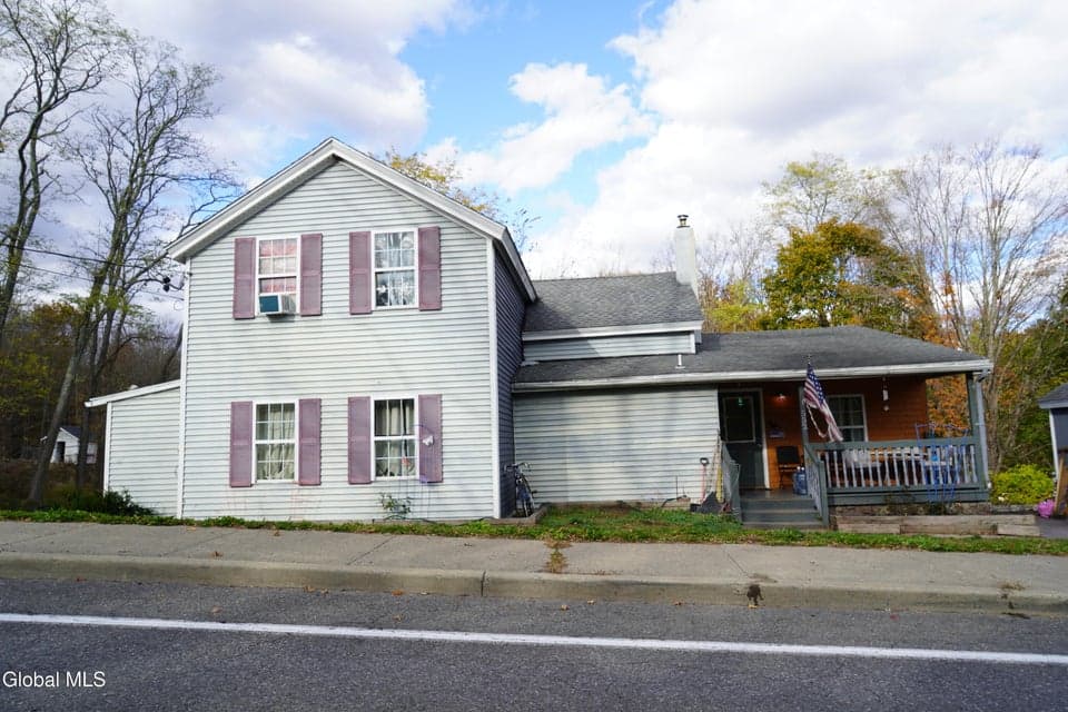 552 Mountain Avenue, photo 2