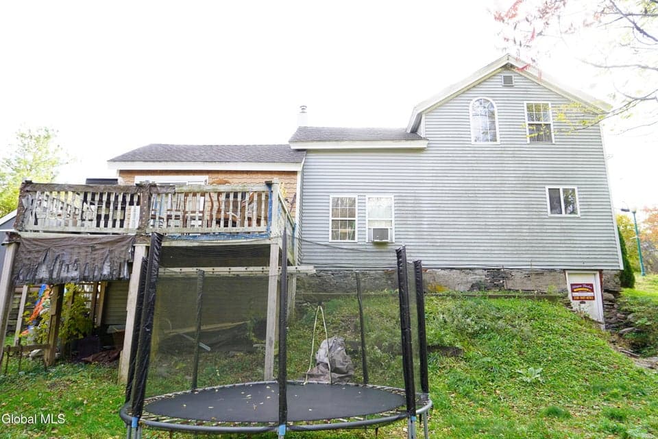 552 Mountain Avenue, photo 3