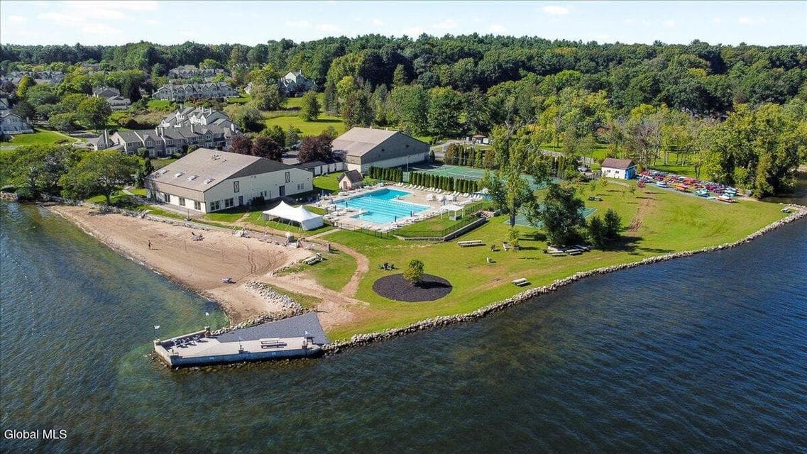 3 Beach Court, photo 3