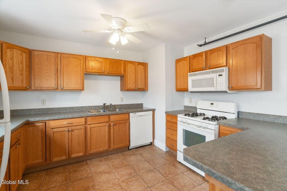 208 Front Street, photo 4