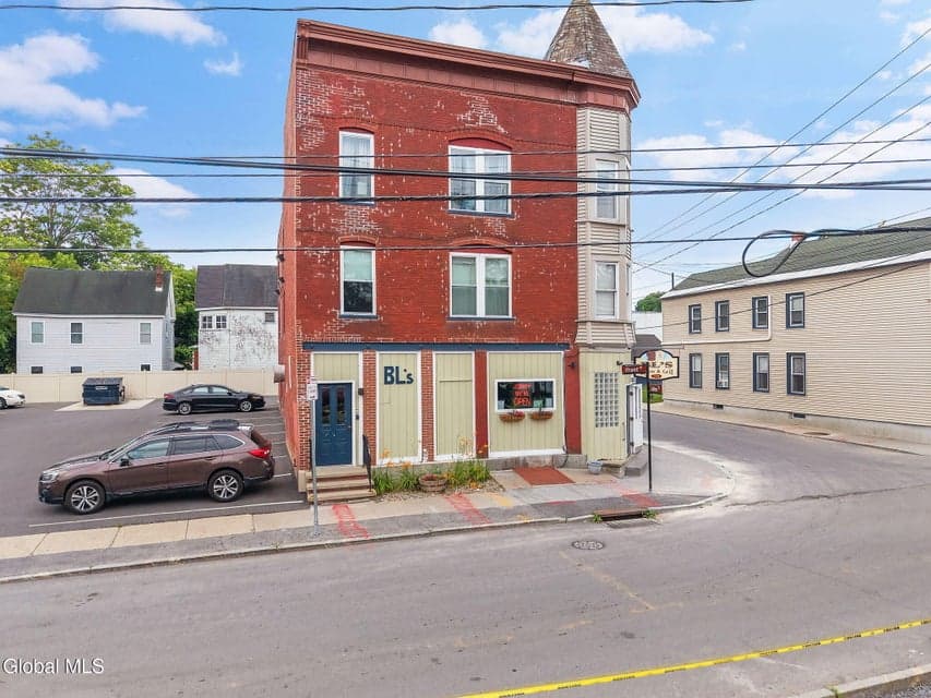 208 Front Street, photo 2