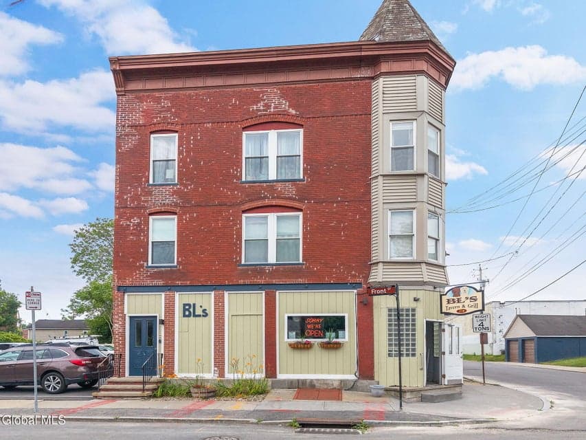 208 Front Street, photo 1