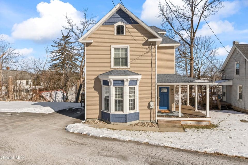 206 Main Street, photo 2