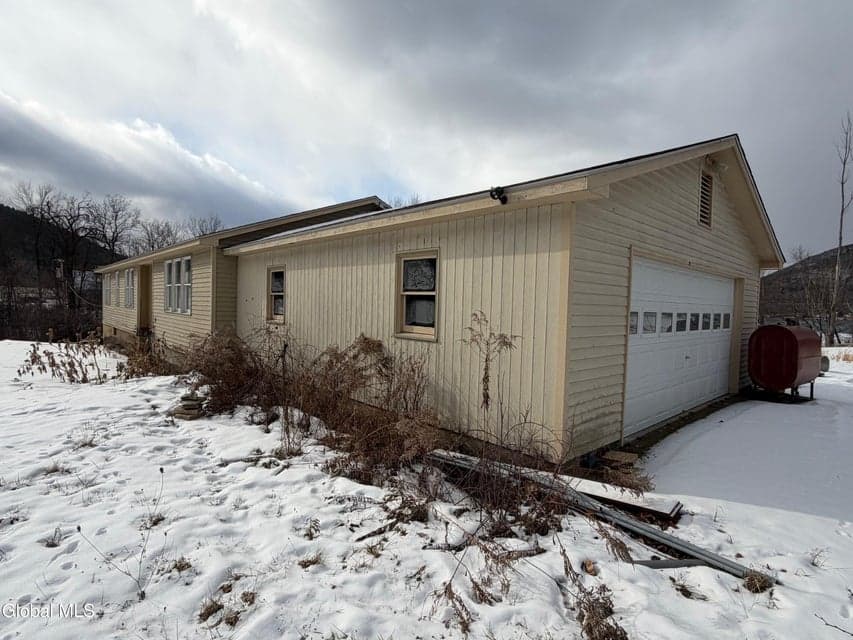 404 Black Point Road, photo 1