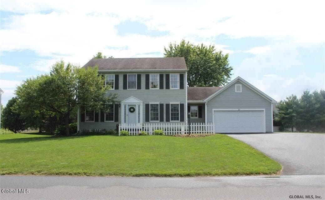 40 Trumpeter Place