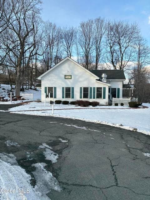 1011-1015 Hoosick Road, photo 4