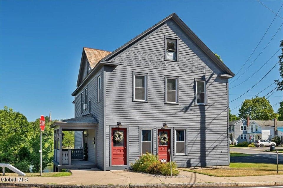 6 Barber Avenue, photo 1