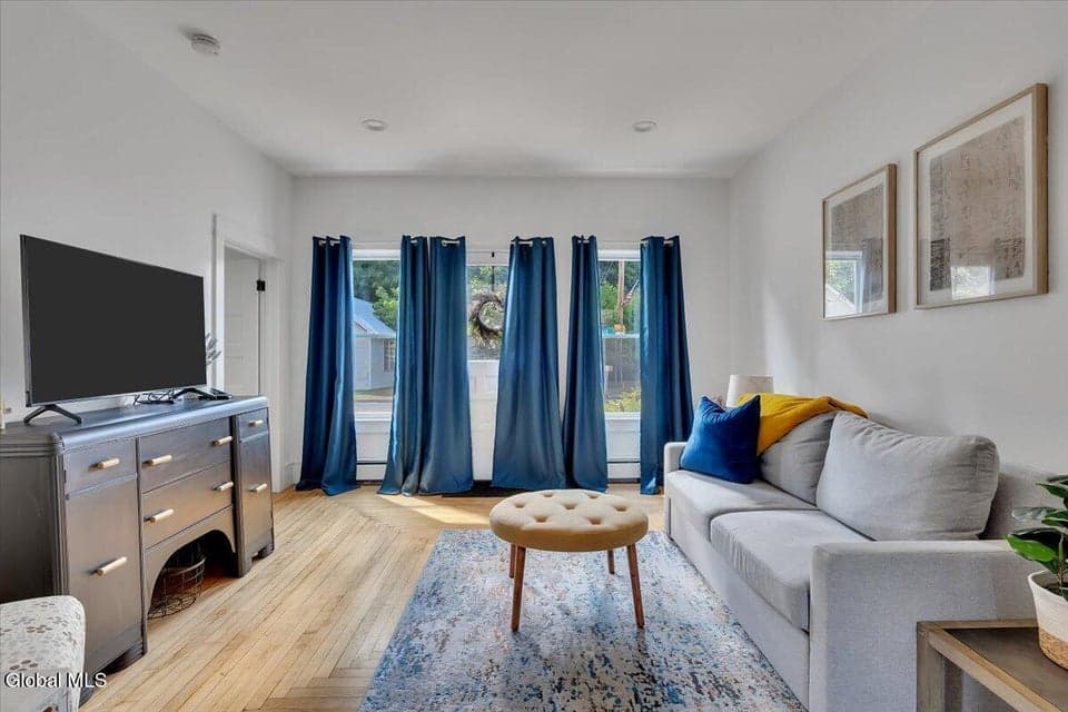 6 Barber Avenue, photo 4