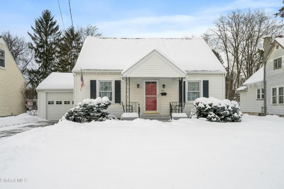 2011 Robinwood Avenue, photo 1