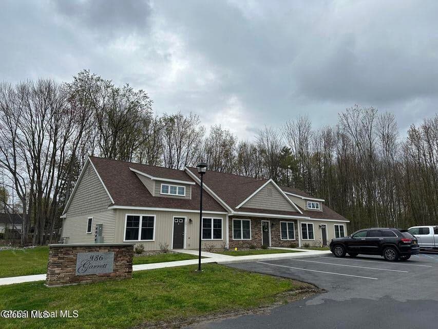486 Garrett Road, photo 1