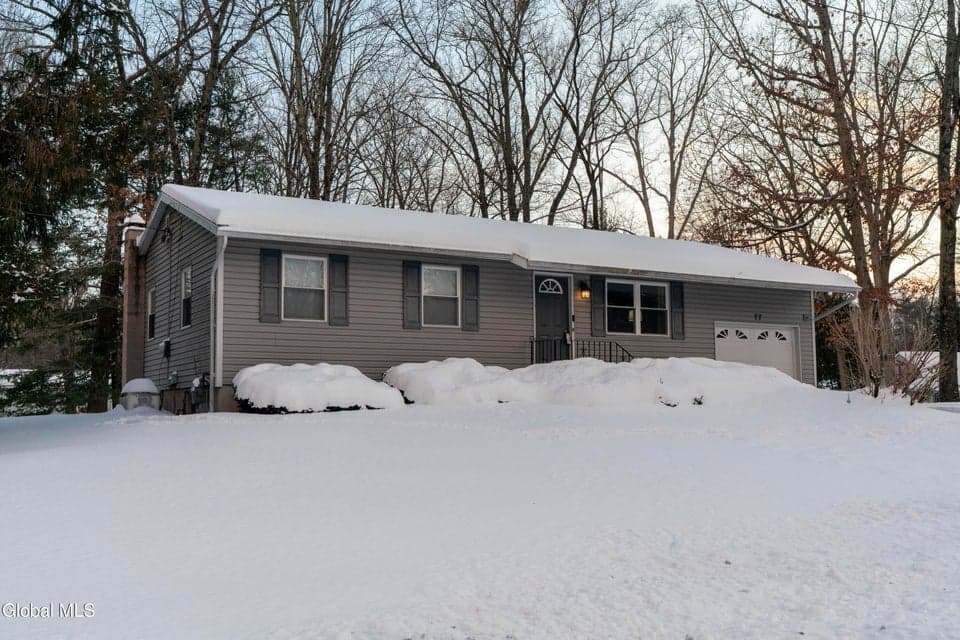 77 Tamarack Trail, photo 1