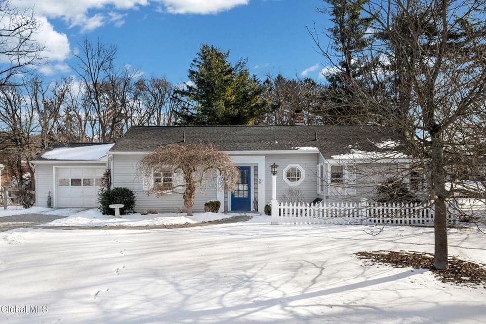 5 Maple Ridge Avenue, photo 1