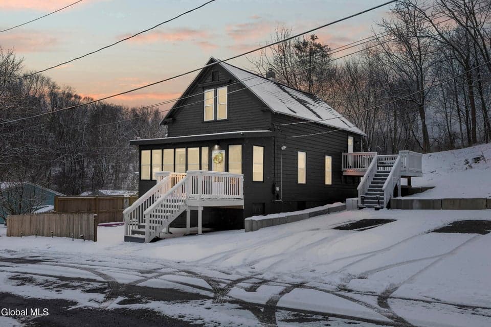 104 John Street, photo 1
