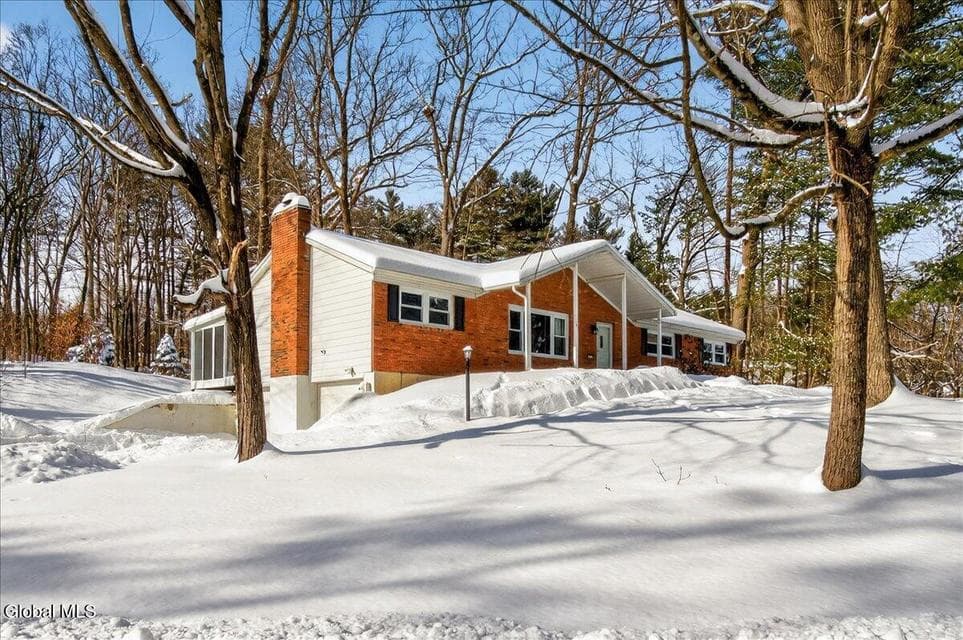 77 Blue Spruce Lane, photo 1