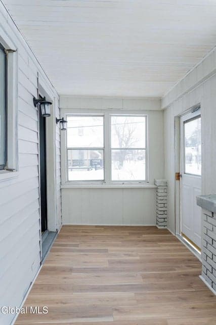 577 Ontario Street, photo 3