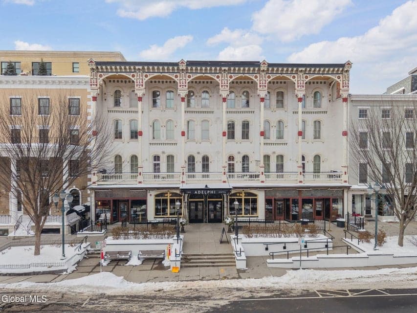 19 Washington Street, photo 1