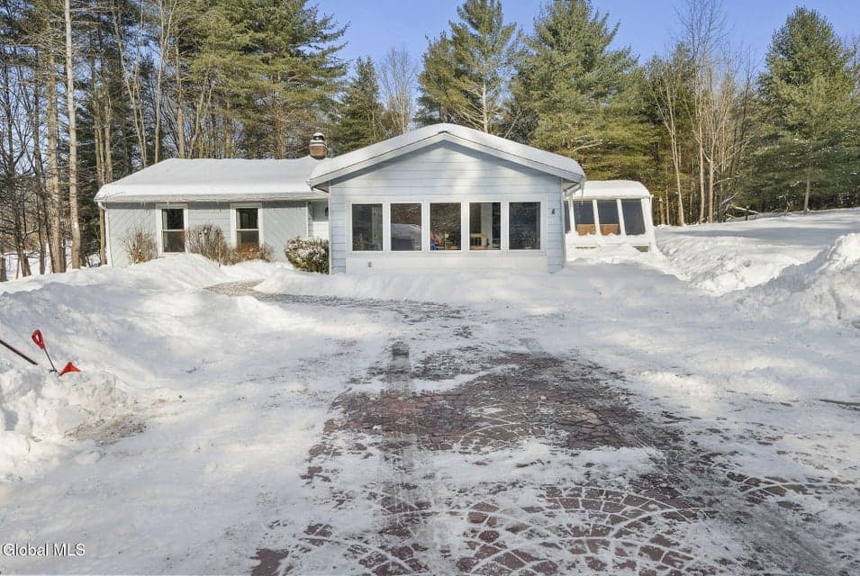 241 Lape Road, photo 1