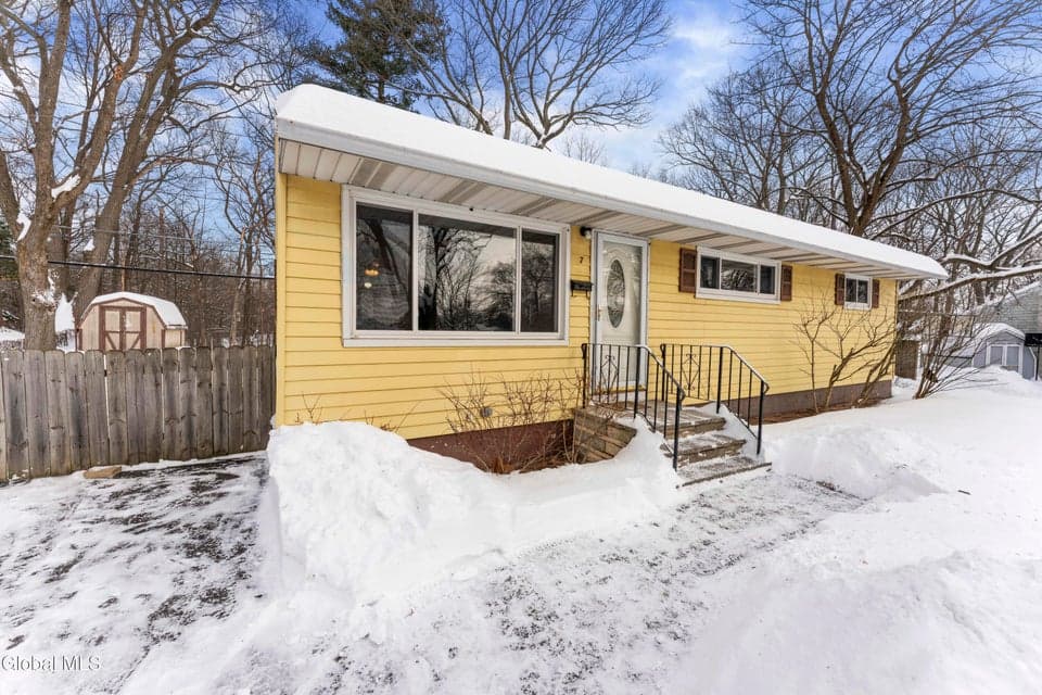 7 Bridle Path, photo 1