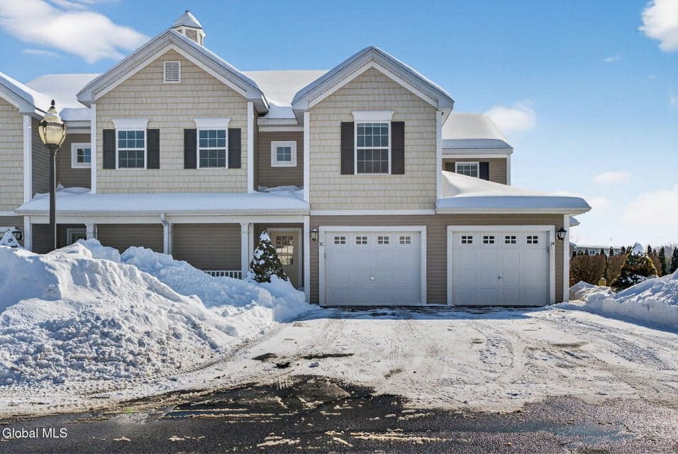 36 Governor Circle, photo 1