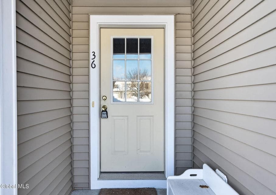 36 Governor Circle, photo 2
