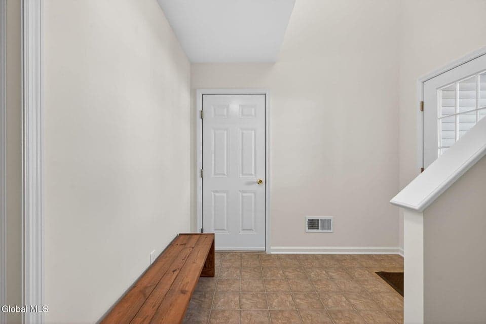 36 Governor Circle, photo 3