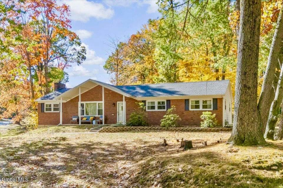 77 Blue Spruce Lane, photo 3