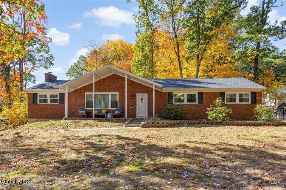 77 Blue Spruce Lane, photo 4