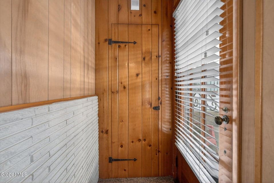 1087 Laura Street, photo 5