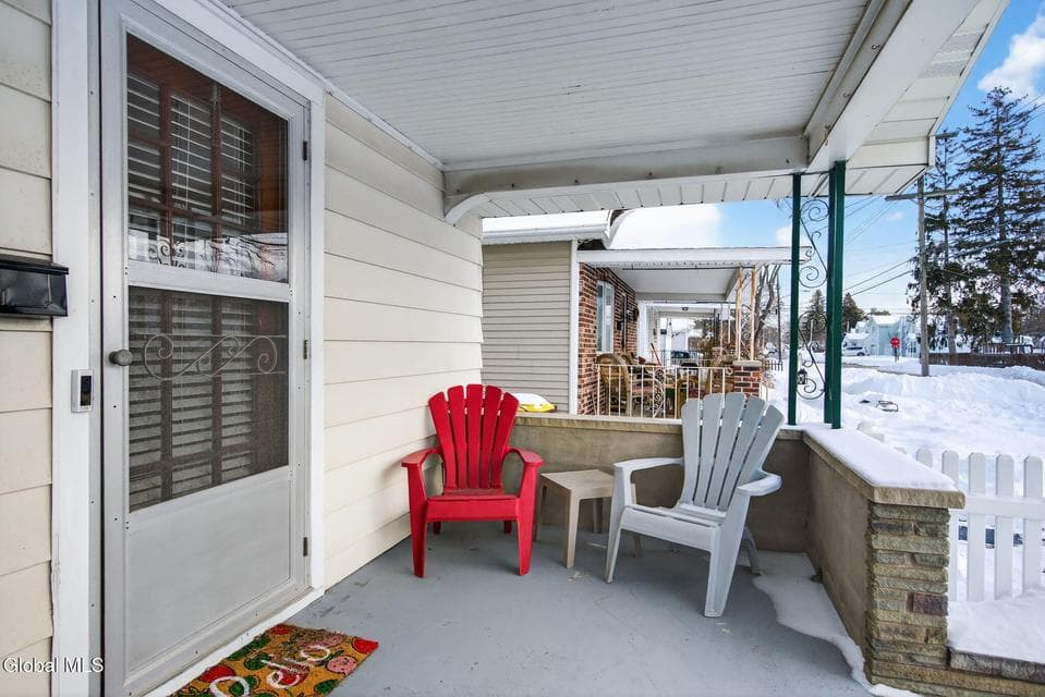 1087 Laura Street, photo 4