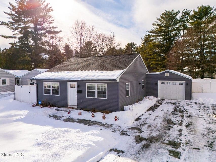 43 Hillcrest Avenue, Queensbury, NY, photo 1
