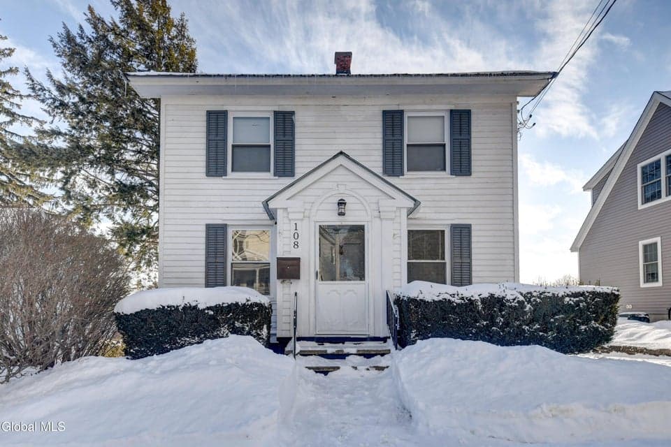 108 E Montgomery Street, photo 1