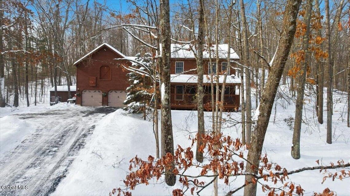 51 Birdsall Road, photo 1