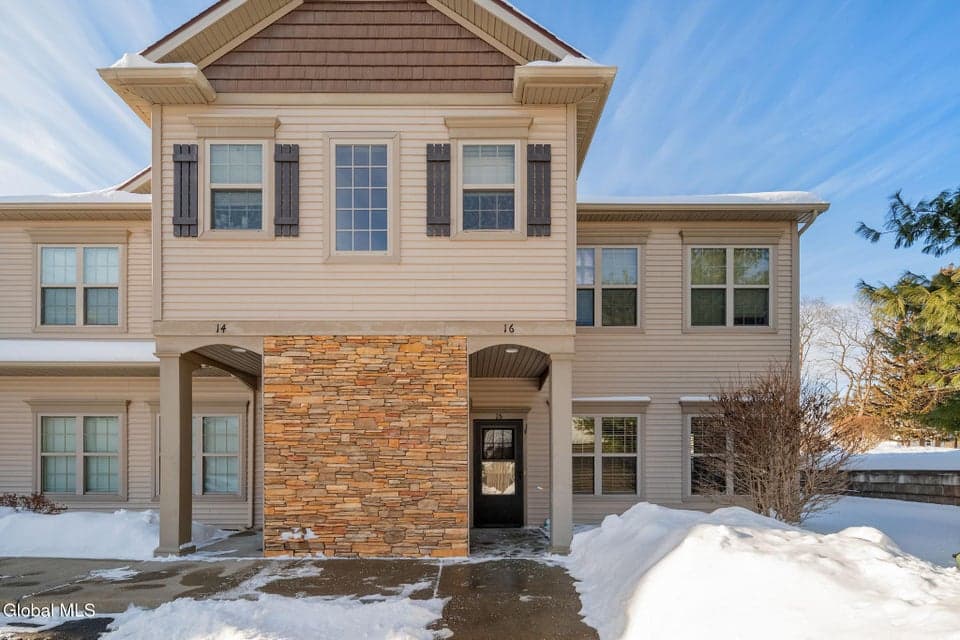 73 Saratoga Road, photo 1
