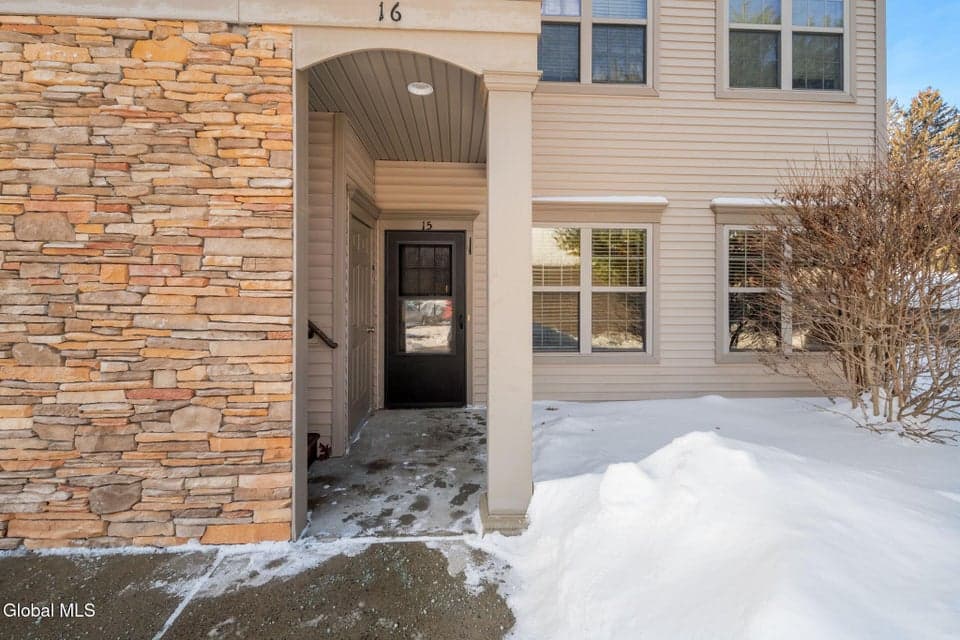 73 Saratoga Road, photo 2