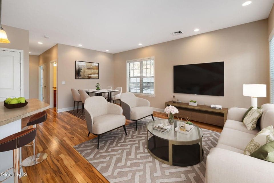 73 Saratoga Road, photo 5