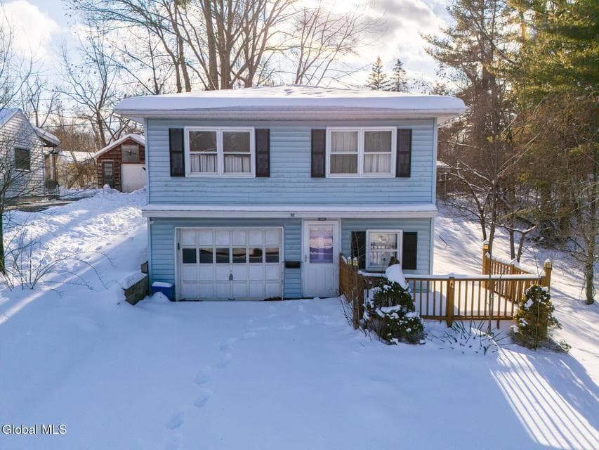 24-26 E Dillenbeck Drive, photo 1