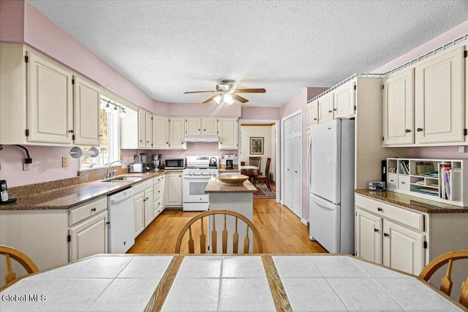 21 Fox Hollow Lane, photo 3